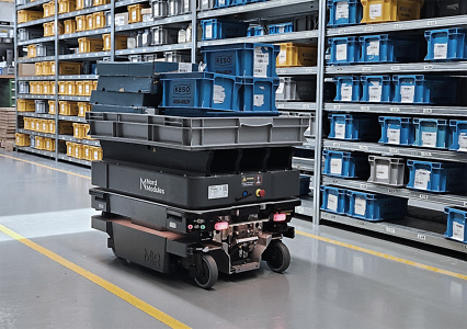 Automatisierte Intralogistik mit einem mobilen Roboter