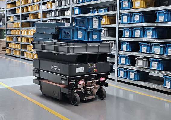 Automatisierte Intralogistik mit einem mobilen Roboter