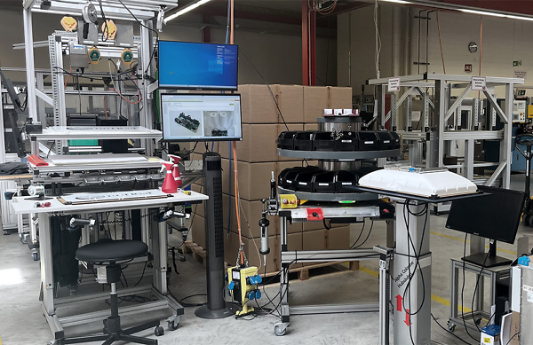 Montagearbeitsplatz und Montagewagen aus Aluminiumprofilen zur Montage einer Box-build Sensor Lösung